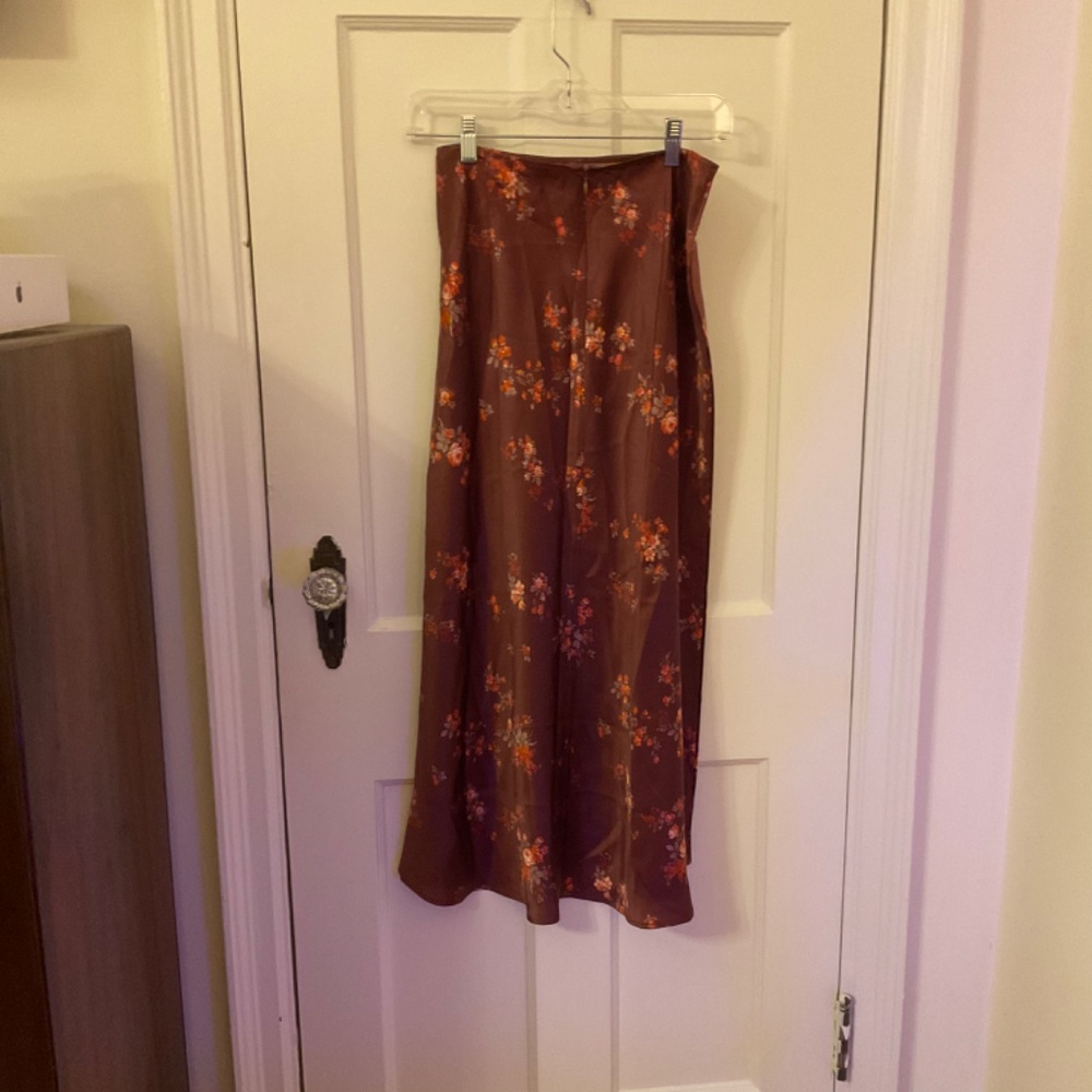 Reformation Pratt Silk Midi Skirt in Nona Size 4 - Picture 6 of 9